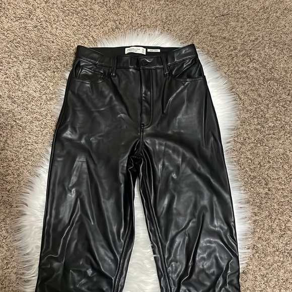 Abercrombie & Fitch The Ankle Straight Ultra High Rise Vegan Leather Pants - Picture 9 of 13